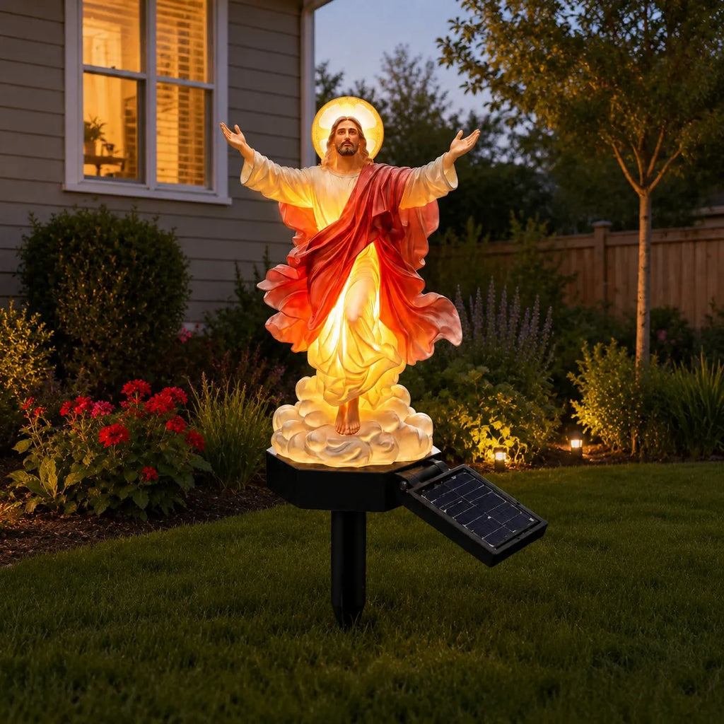 Escultura iluminada de Jesus em quintais